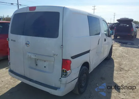 2015 Nissan Nv200 Sv z USA, uszkodzony, nr VIN 3N6CM0KN8FK701202